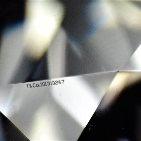 19386 Tiffany & Co. G VVS1 Round Diamond 0.98ct Platinum Engagement Ring 4.75 - Picture 3 of 8